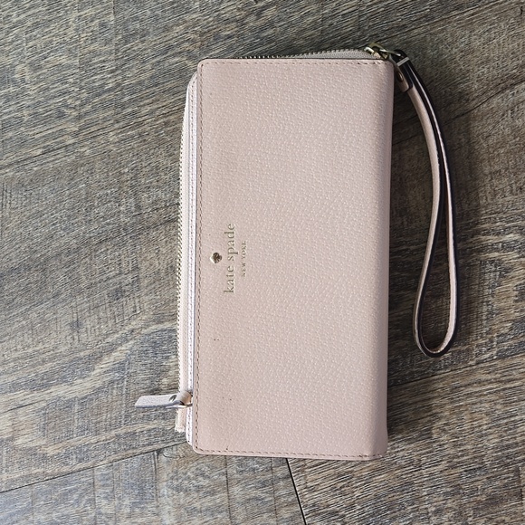 Kate Spade Wallet - Picture 1 of 5